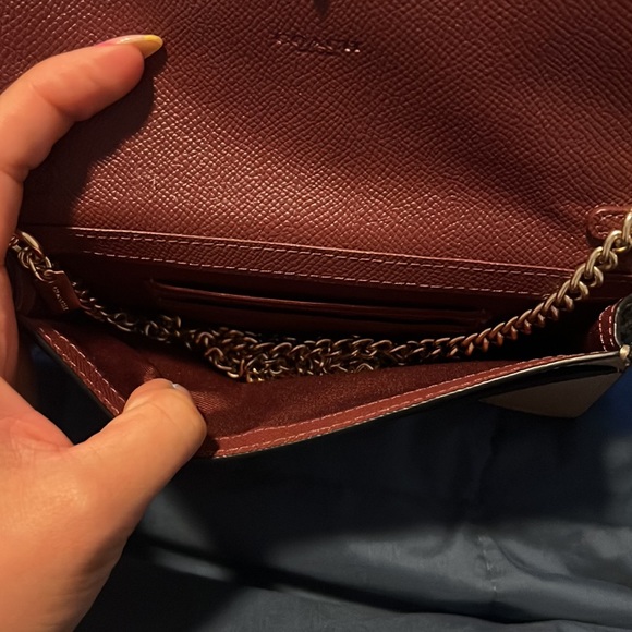 COACH FOLDOVER DAISY APPLIQUE SNAKE EMBOSSED LEATHER WRISTLET WALLET TAUPE - Picture 3 of 7